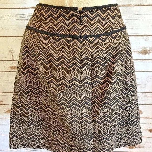 ANN TAYLOR LOFT Women Fully Lined Above the Knee Zig-Zag Brown Black Skirt Sz 6 - Picture 2 of 12